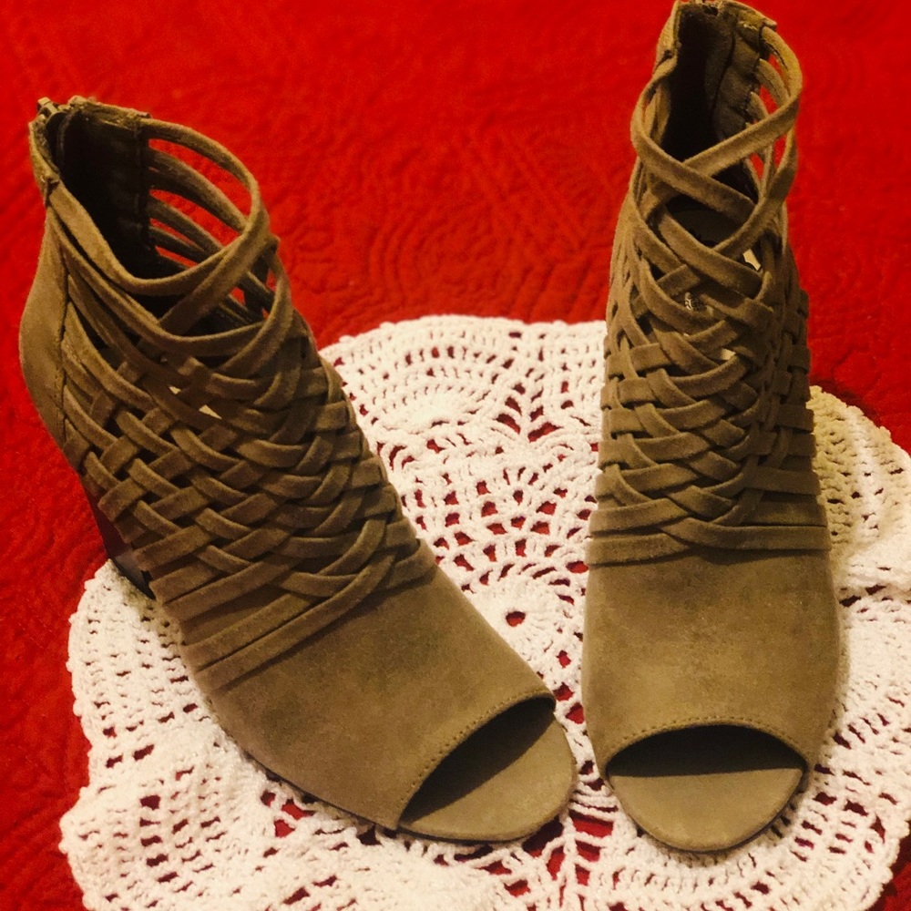 Fergalicuous by Fergie Booties